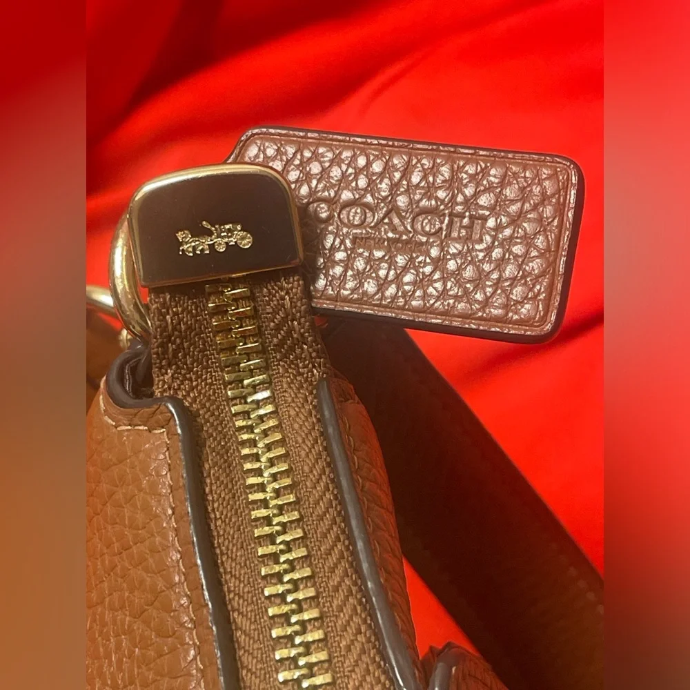 Like New Coach Genuine Leather medium size convertible bag shoulder brown cognac - Picture 11 of 13